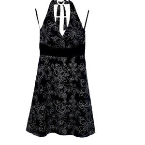 𝅺White House Black Market Embroidered Sundress, Size 2, Black & White.